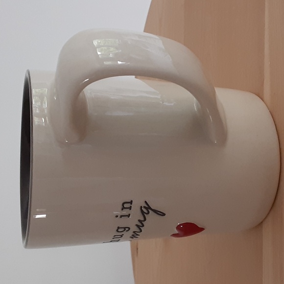 A HUG IN A MUG Cup Mug 14 oz Embossed Black Text Raised Red Heart Demdaco - Picture 2 of 8